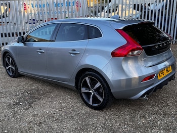 Used Volvo V40 2017 for sale - 78170040: Photo
