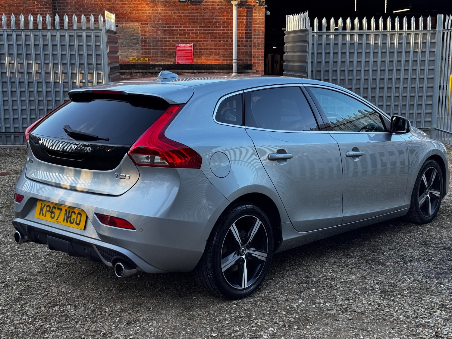 Used Volvo V40 2017 for sale - 78170040: Photo 7