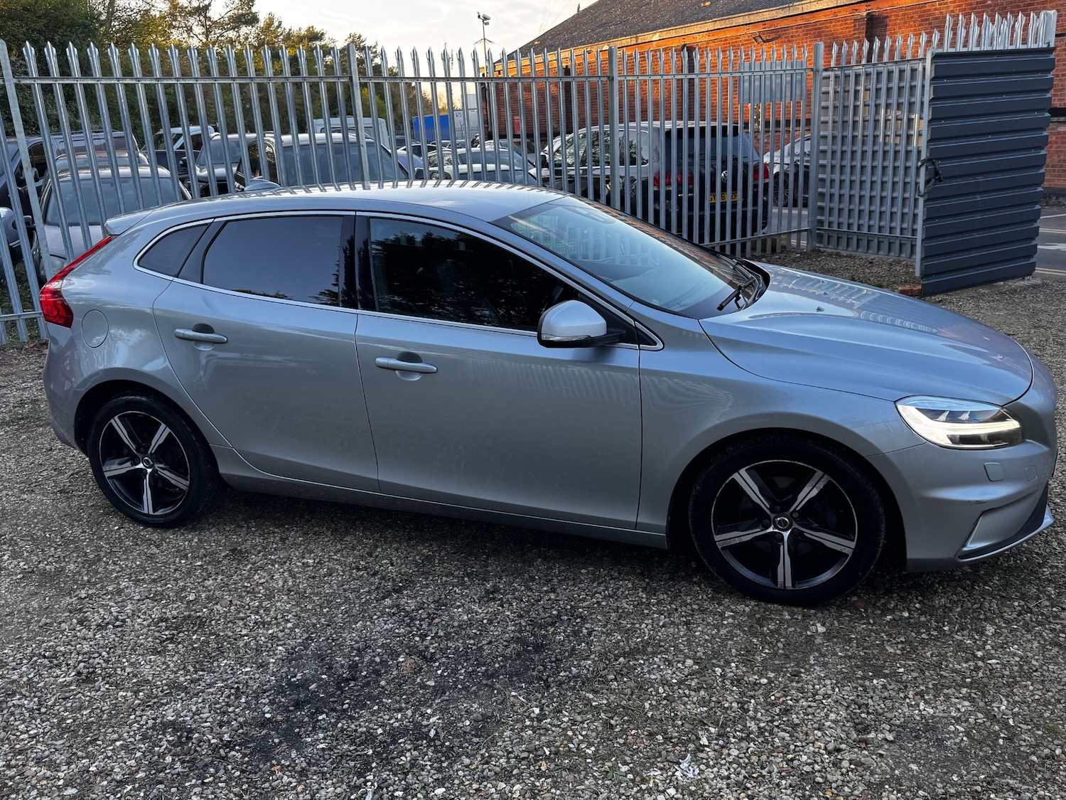 Used Volvo V40 2017 for sale - 78170040: Photo 8
