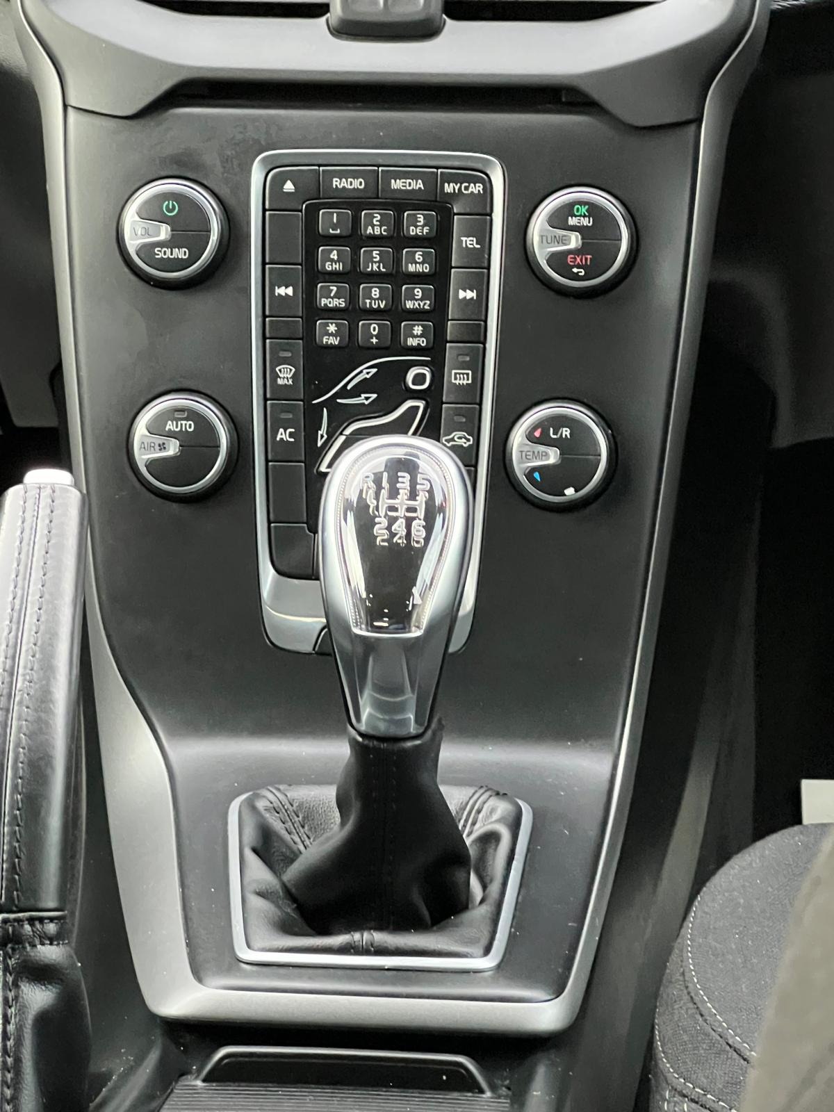 Used Volvo V40 2013 for sale - 77251542: Photo 22