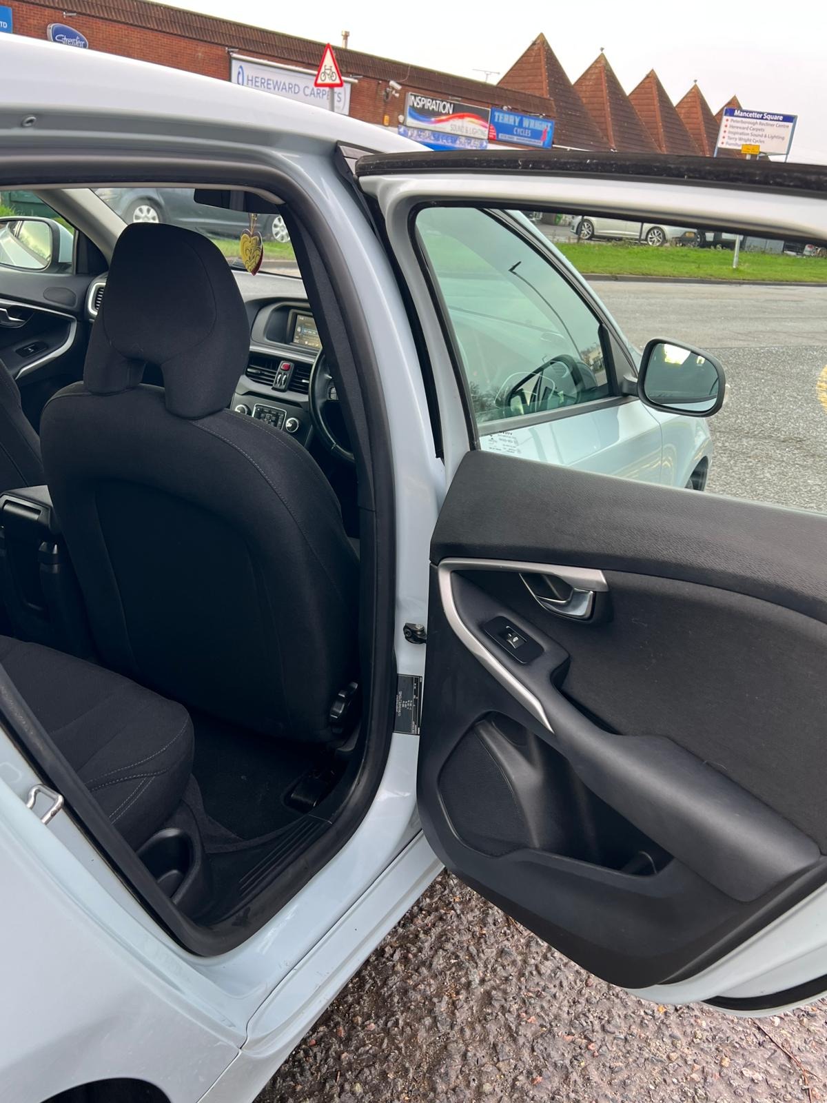 Used Volvo V40 2013 for sale - 77251542: Photo 26