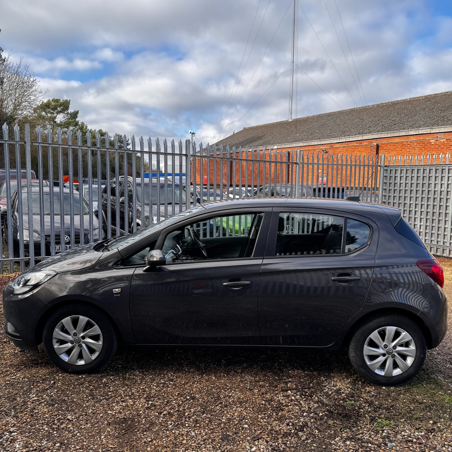 Used Vauxhall Corsa 2015 for sale - 77709010: Photo 3