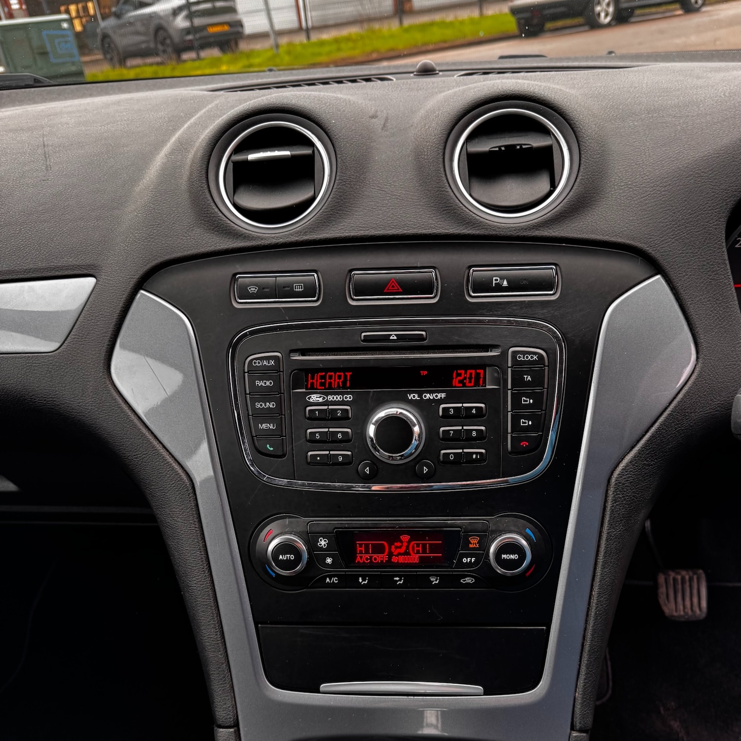 Used Ford Mondeo 2012 for sale - 77482507: Photo 16