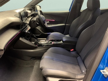 Used Peugeot E-2008 2022 for sale - 78681453: Photo