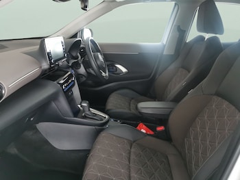 Used Toyota Yaris Cross 2024 for sale - 78539980: Photo