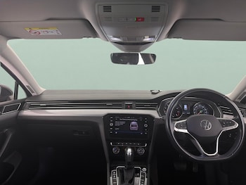 Used Volkswagen Passat 2022 for sale - 79032606: Photo