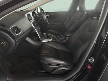 Used Volvo V40 2018 for sale - 78542830: Photo
