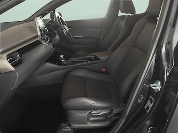 Used Toyota C-HR 2022 for sale - 78522000: Photo