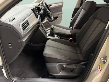 Used Volkswagen T-Roc undefined for sale - 78949128: Photo