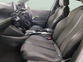 Used Peugeot E-2008 2023 for sale - 78693776: Photo