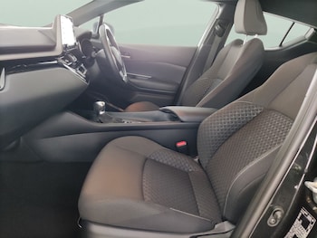 Used Toyota C-HR 2023 for sale - 79459181: Photo