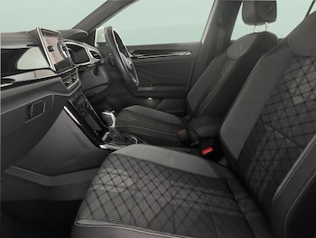 Used Volkswagen T-Roc 2024 for sale - 79083091: Photo