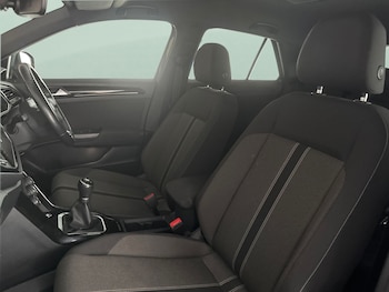 Used Volkswagen T-Roc 2021 for sale - 79141600: Photo