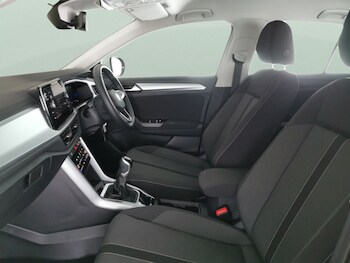 Used Volkswagen T-Roc 2023 for sale - 78456935: Photo