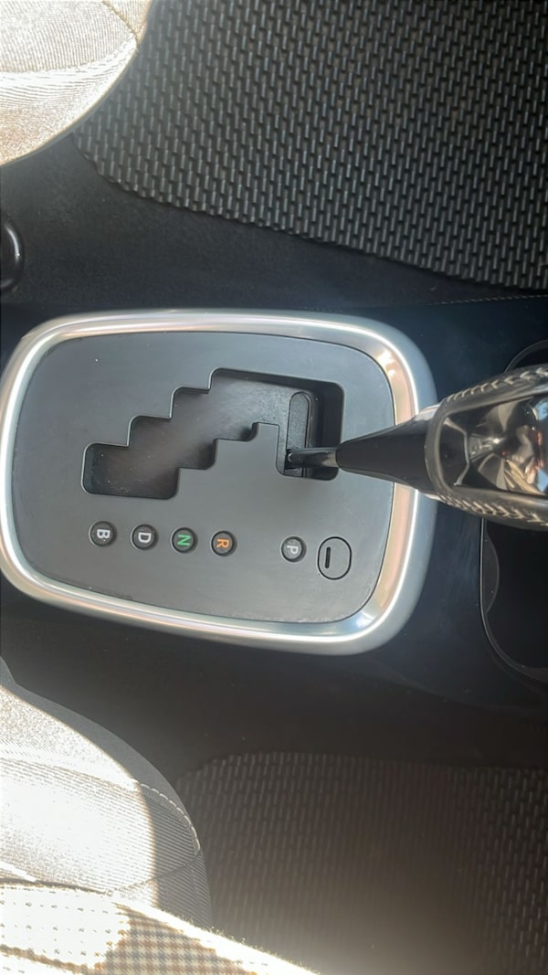 Used Toyota Yaris 2016 for sale - 75384892: Photo 24