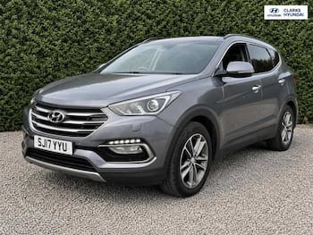 Used Hyundai Santa Fe 2017 for sale - 79619869: Photo
