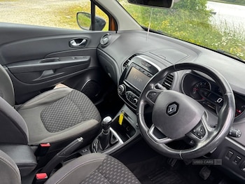 Used Renault Captur 2018 for sale - 78947830: Photo