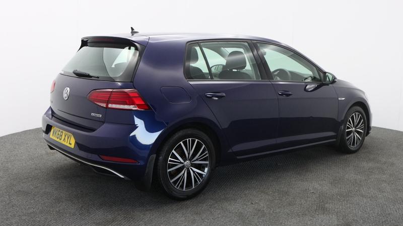 Used Volkswagen Golf 2018 for sale - 77117324: Photo 3