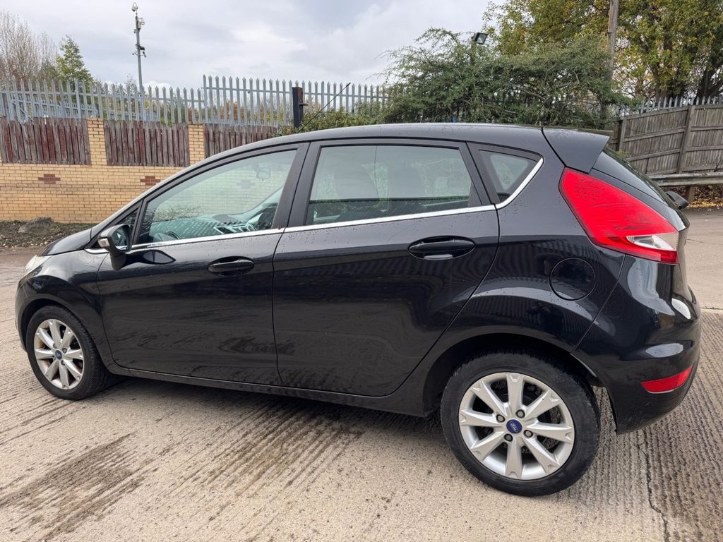 Used Ford Fiesta 2011 for sale - 76536136: Photo 15