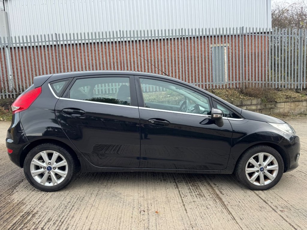 Used Ford Fiesta 2011 for sale - 76536136: Photo 2