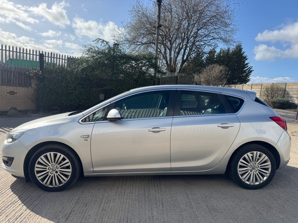 Used Vauxhall Astra 2014 for sale - 77835713: Photo 2