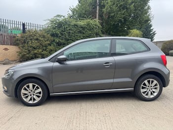 Used Volkswagen Polo 2015 for sale - 79655436: Photo