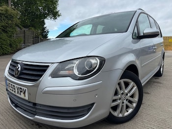 Used Volkswagen Touran 2010 for sale - 78658595: Photo