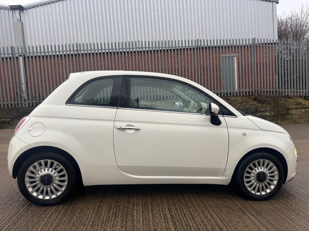 Used Fiat 500 2011 for sale - 77302010: Photo 2