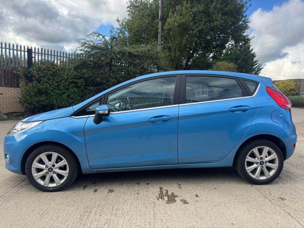 Used Ford Fiesta 2011 for sale - 76356861: Photo 2