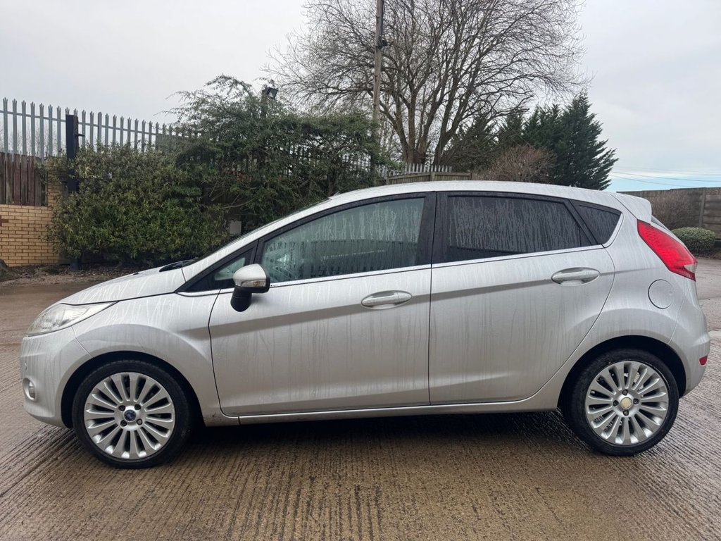 Used Ford Fiesta 2010 for sale - 77212700: Photo 2