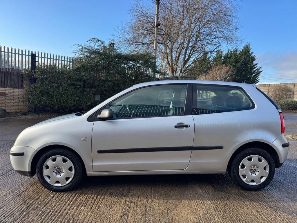 Used Volkswagen Polo 2003 for sale - 77227500: Photo 2