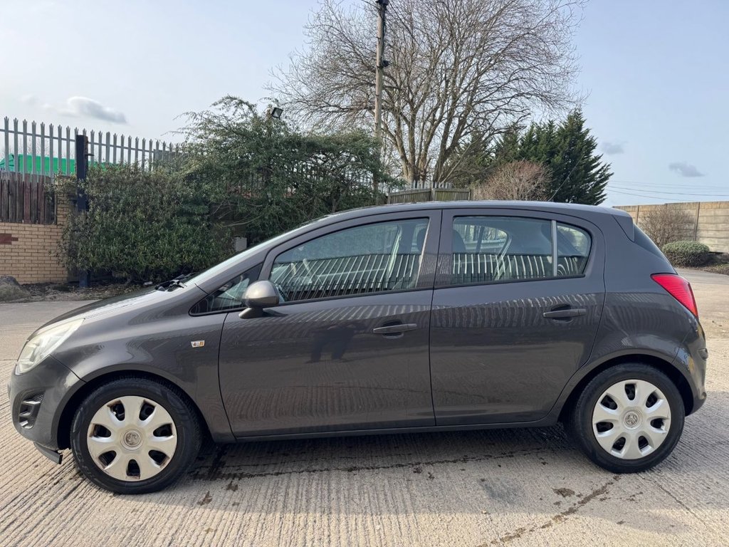 Used Vauxhall Corsa 2013 for sale - 77673673: Photo 2