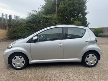 Used Toyota AYGO 2011 for sale - 75703383: Photo