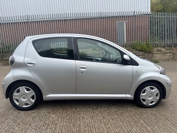 Used Toyota AYGO 2011 for sale - 75703383: Photo
