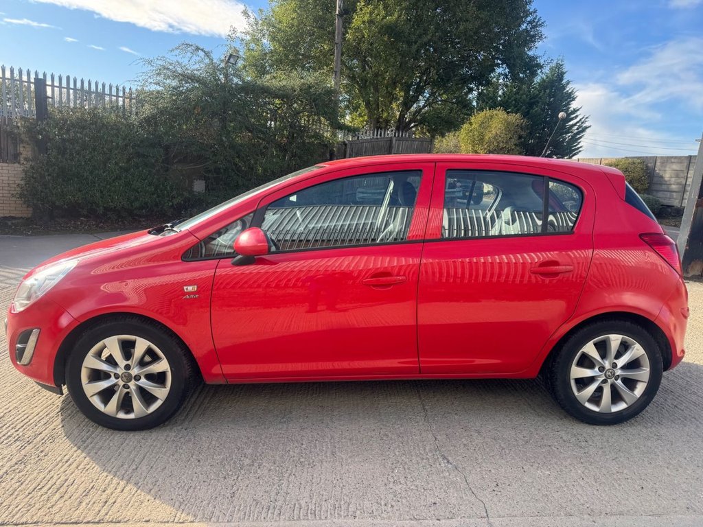 Used Vauxhall Corsa 2012 for sale - 76367927: Photo 2