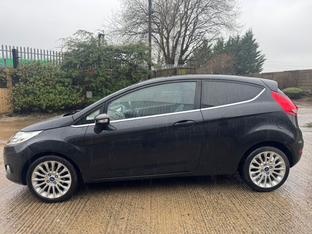 Used Ford Fiesta 2011 for sale - 77463617: Photo 2