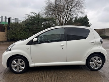 Used Toyota AYGO 2013 for sale - 77369748: Photo
