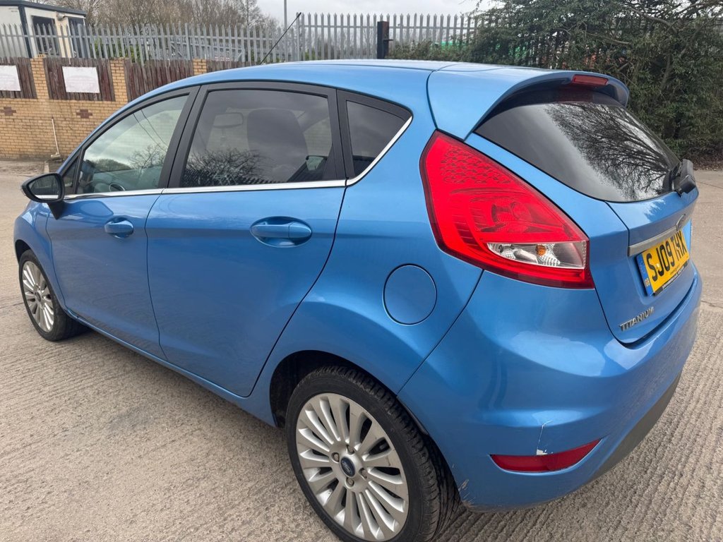 Used Ford Fiesta 2009 for sale - 77850110: Photo 6