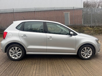 Used Volkswagen Polo 2015 for sale - 77413469: Photo