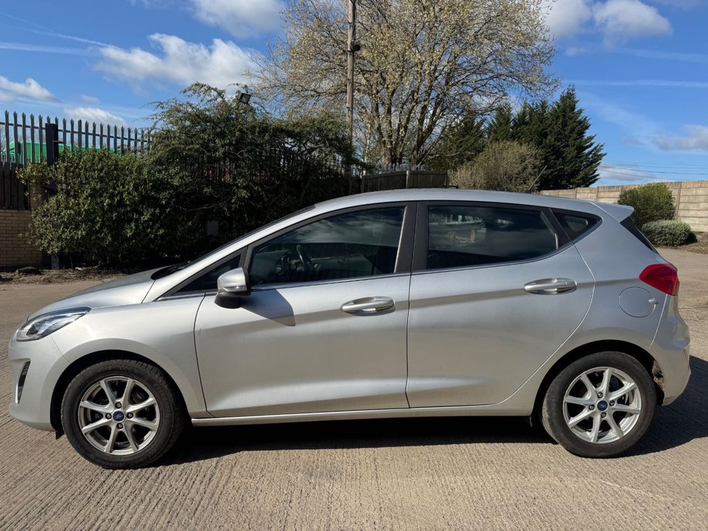 Used Ford Fiesta 2017 for sale - 78124092: Photo 2