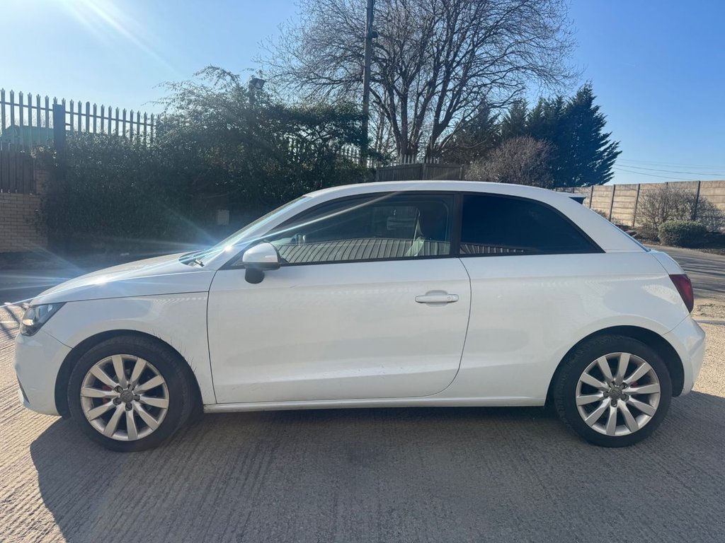 Used Audi A1 2011 for sale - 77765242: Photo 2