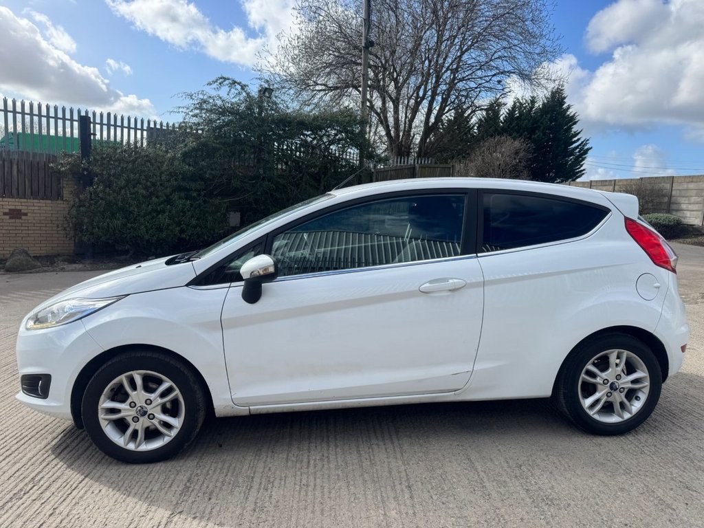 Used Ford Fiesta 2015 for sale - 77835785: Photo 2