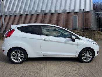 Used Ford Fiesta 2015 for sale - 77835785: Photo