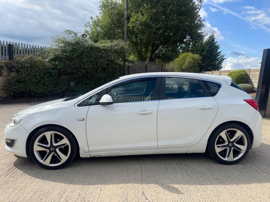 Used Vauxhall Astra 2013 for sale - 76481546: Photo 2