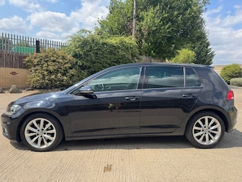 Used Volkswagen Golf 2017 for sale - 79358785: Photo