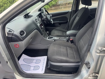 Used Ford Focus 2010 for sale - 78887754: Photo