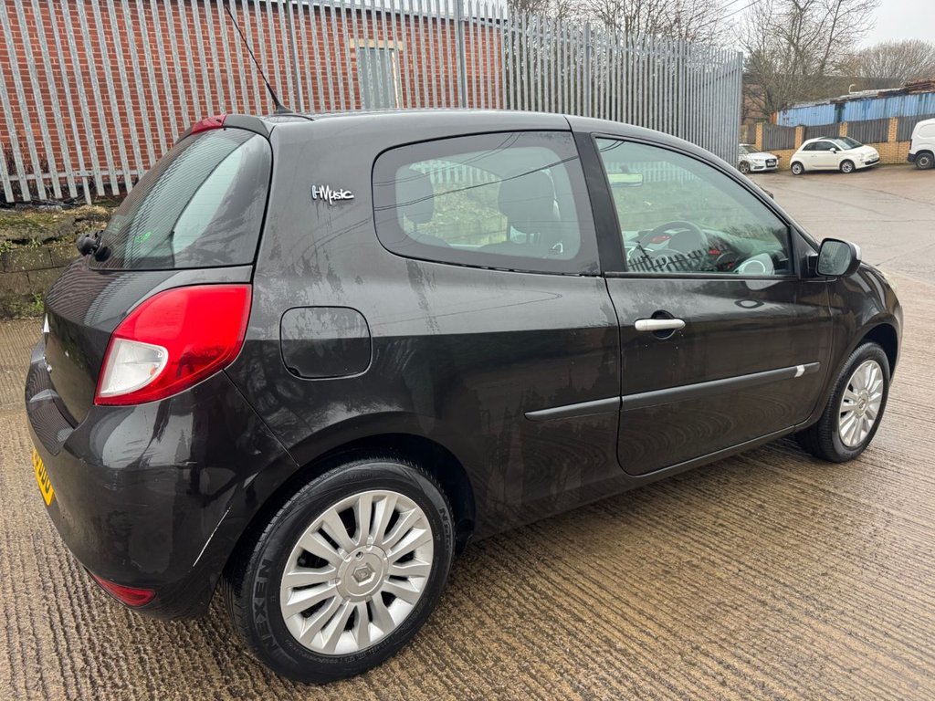 Used Renault Clio 2010 for sale - 77437334: Photo 11