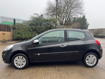 Used Renault Clio 2010 for sale - 77437334: Photo
