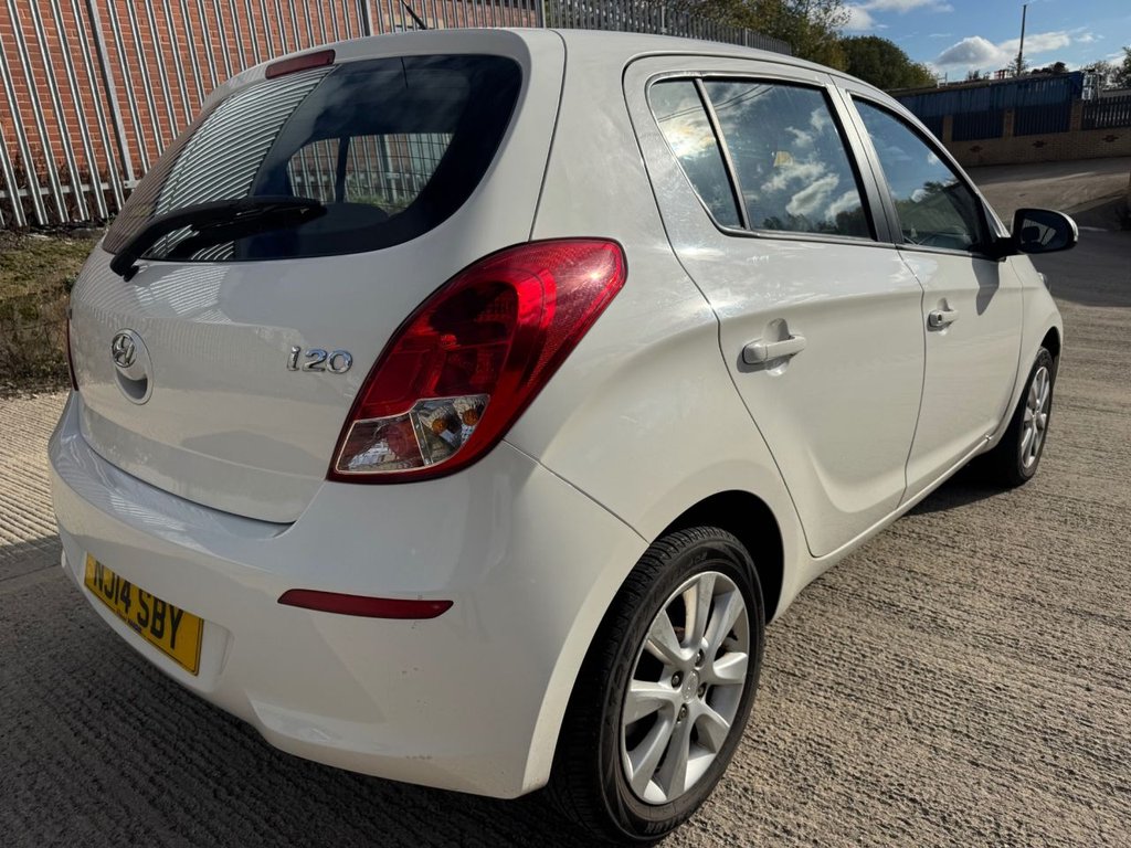 Used Hyundai i20 2014 for sale - 76367680: Photo 14