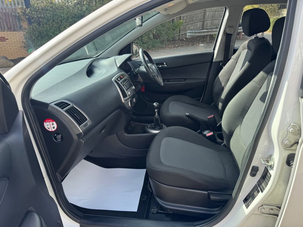 Used Hyundai i20 2014 for sale - 76367680: Photo 5